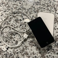 apple iPod touch (4th generation)