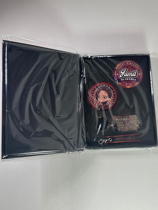 Twisted Wonderland Birthday Charm Can Box Badge Set Scarabia Jamil Viper
