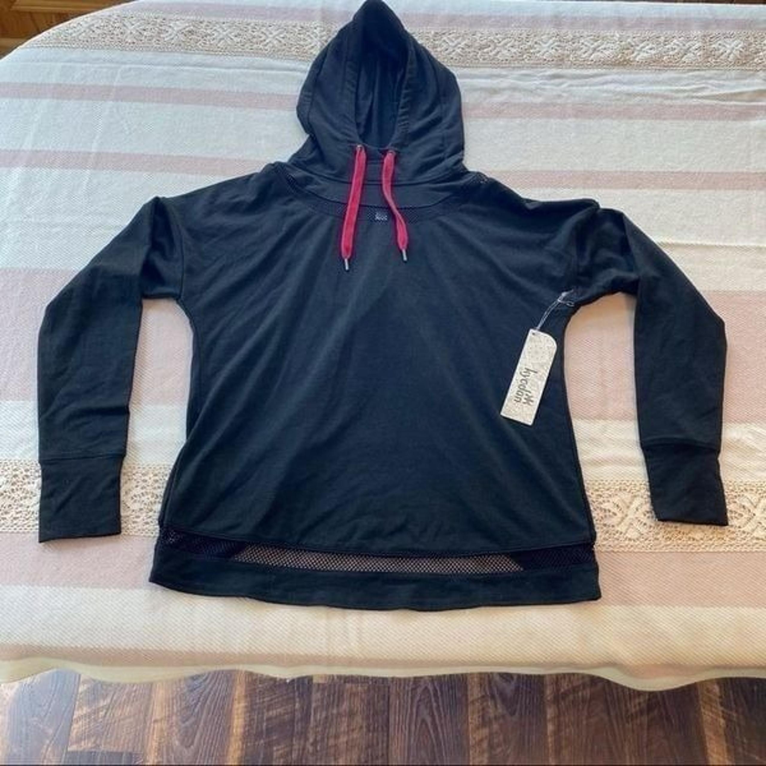 Kyodan Hooded Pullover Tulip Back Top