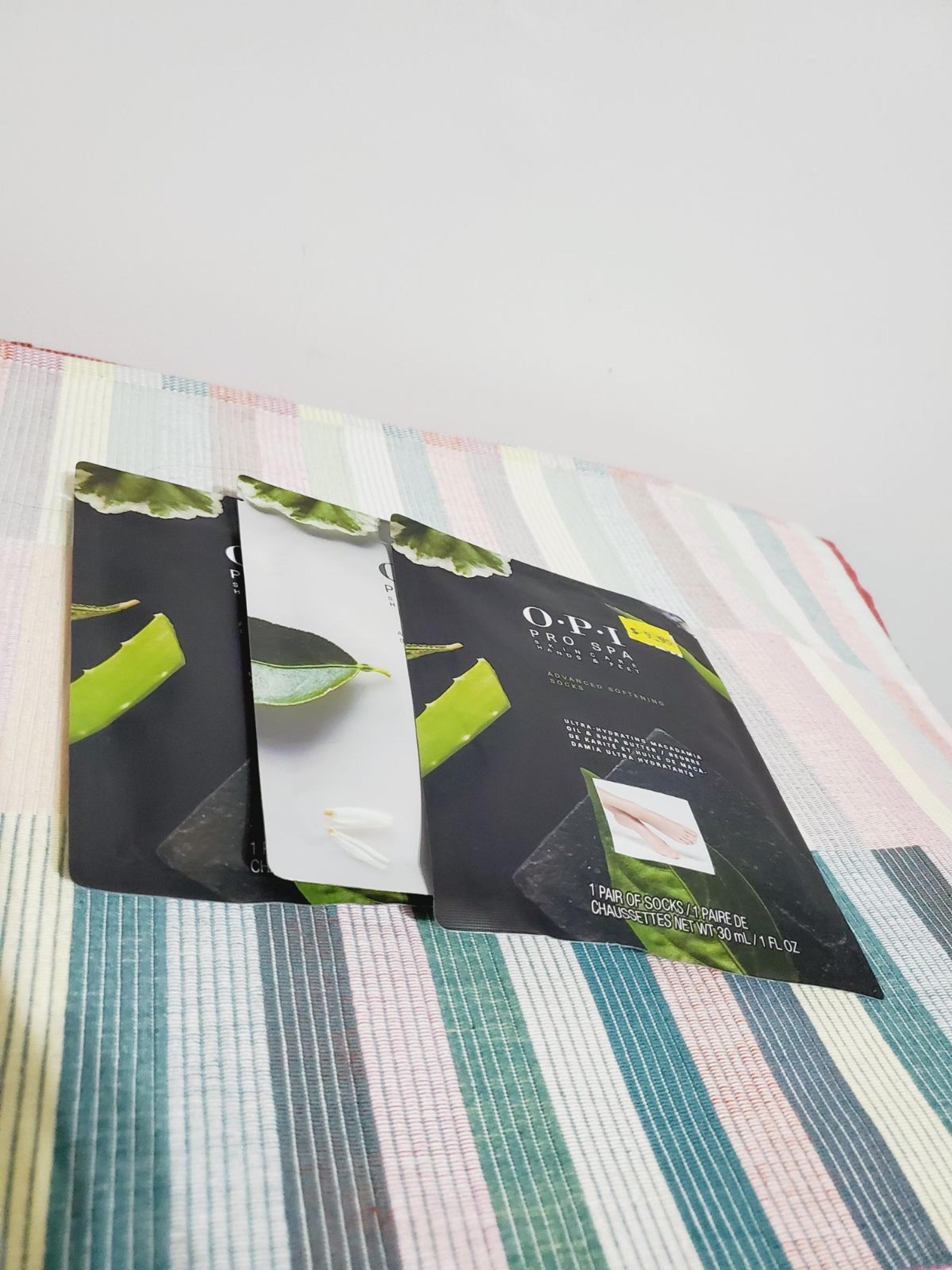 O.P.I PRO SPA SKIN CARE  3 PCS. FEET AND HANDS