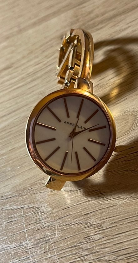 ANNE KLEIN WOMENS BANGLE WATCH