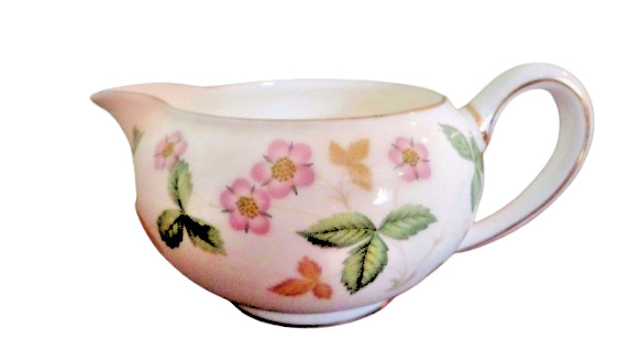 Wedgwood Al Fresco Wild Strawberry Creamer NEW