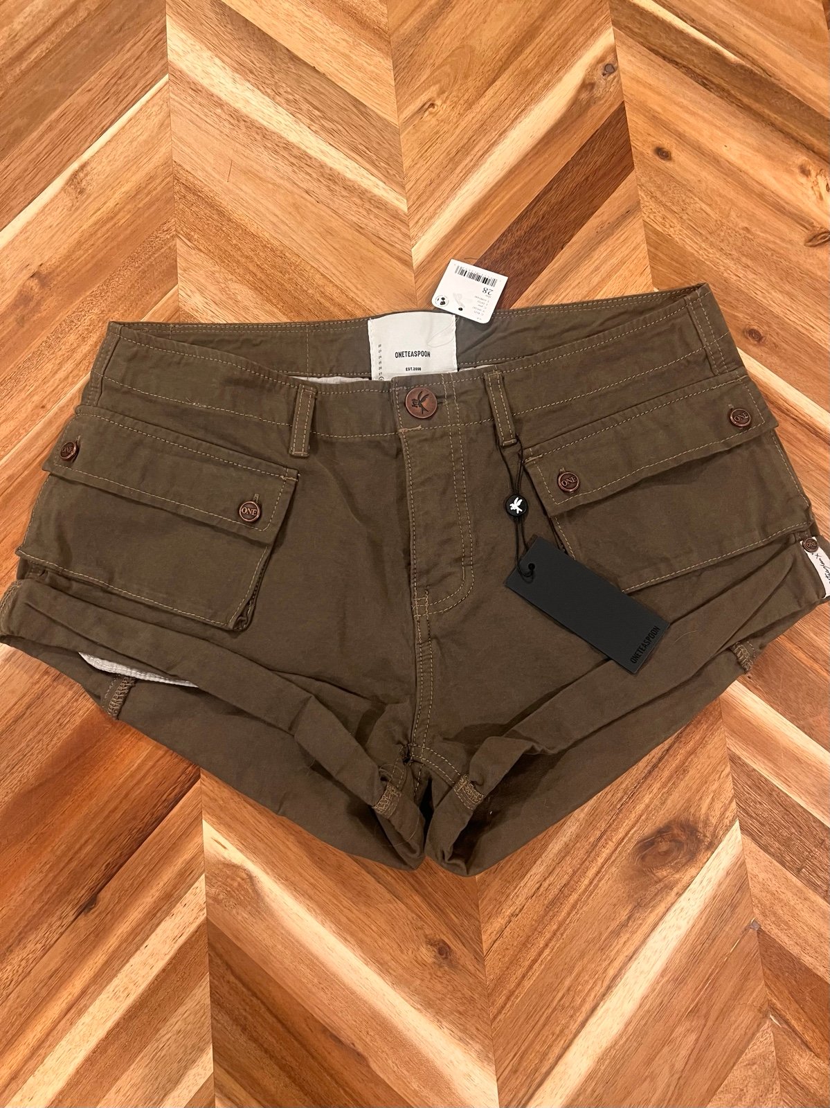 AWW MAGAZINE L'APÉRO SWEATSHORTS Other