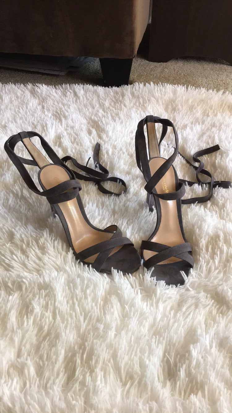 Gianvito Rossi Gray Suede Heels S8!