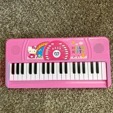 Hello kitty pink piano