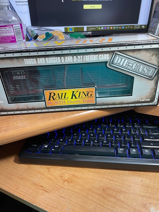 RAIL KING DIE CAST CHESAPEAKE & OHIO FREIGHT CAR 30-8701 NEW