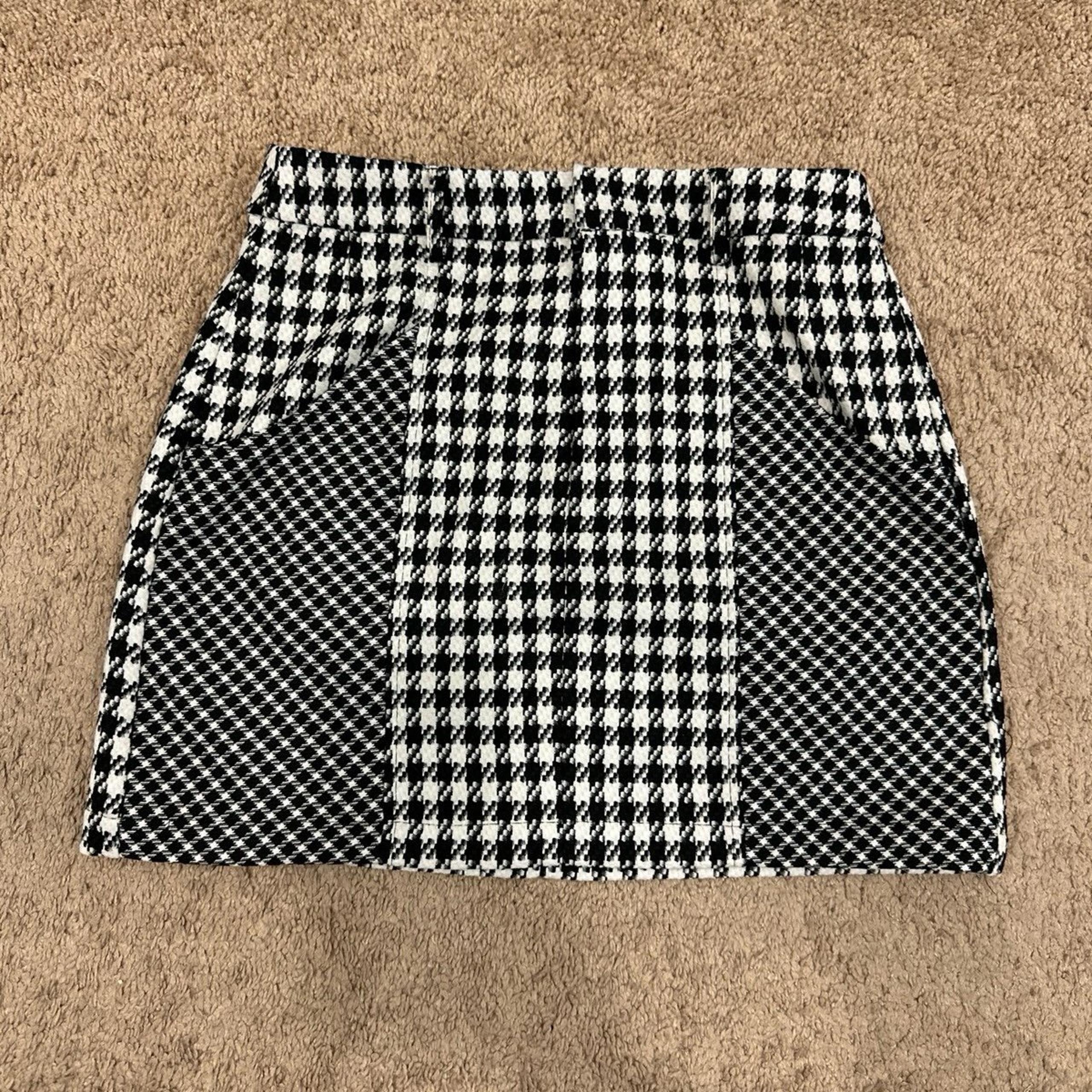 Vintage Bebe Skirt Womens Size 6 Houndstooth Print Mini Skirt pockets