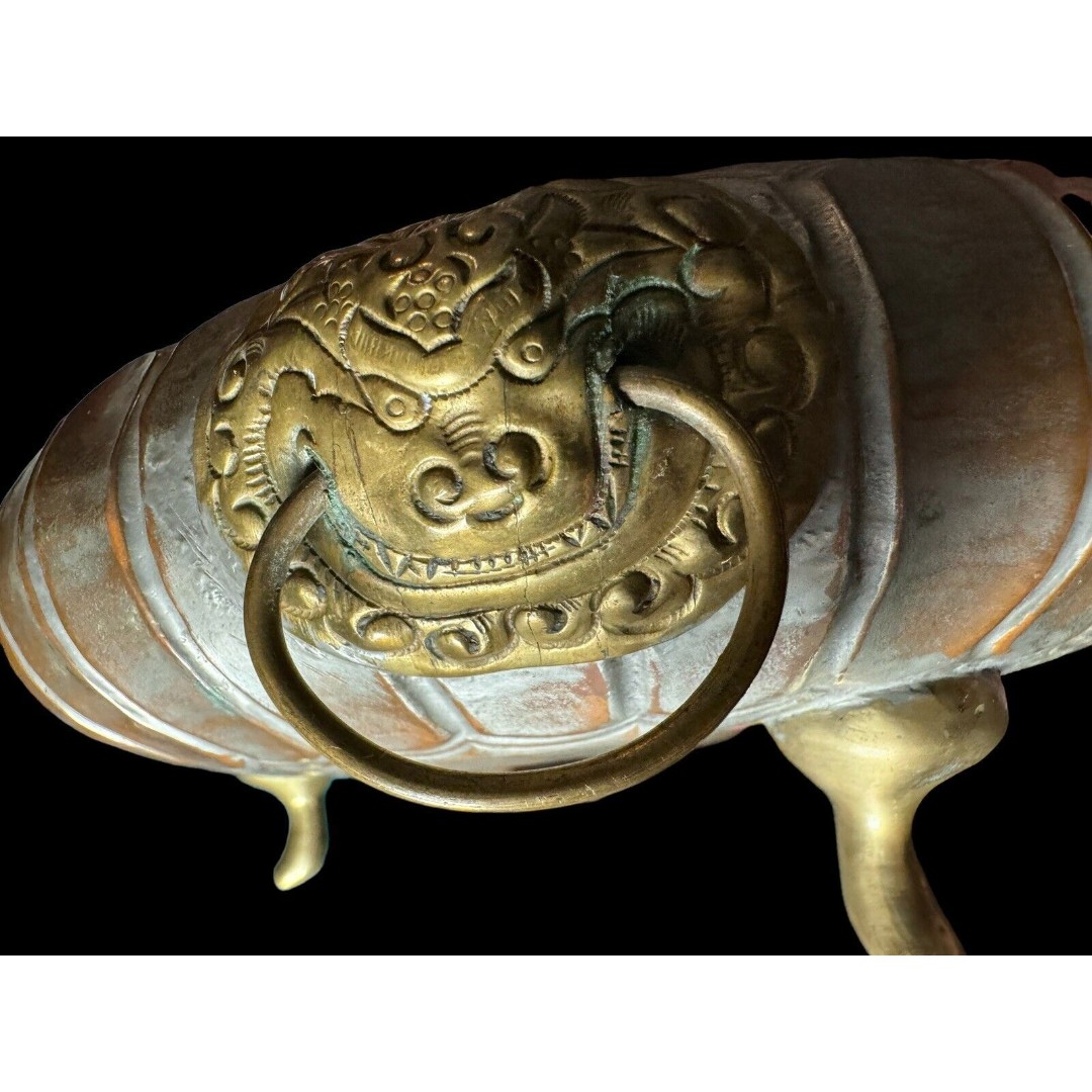 Round Chinese Feng Shui Lion Planter in Embossed Copper and Bronze 19th Century