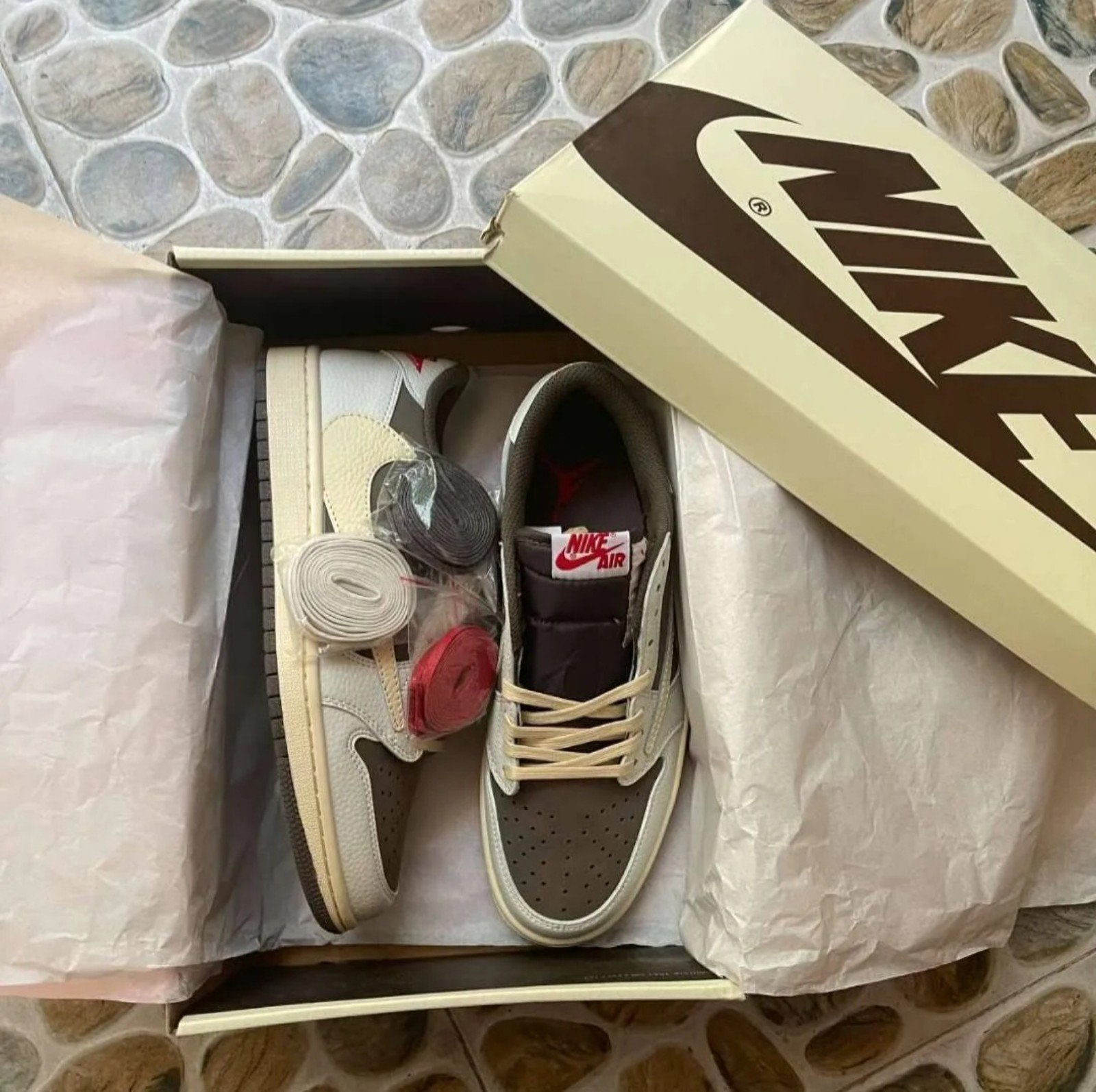 Travis scott Jordan 1 lows