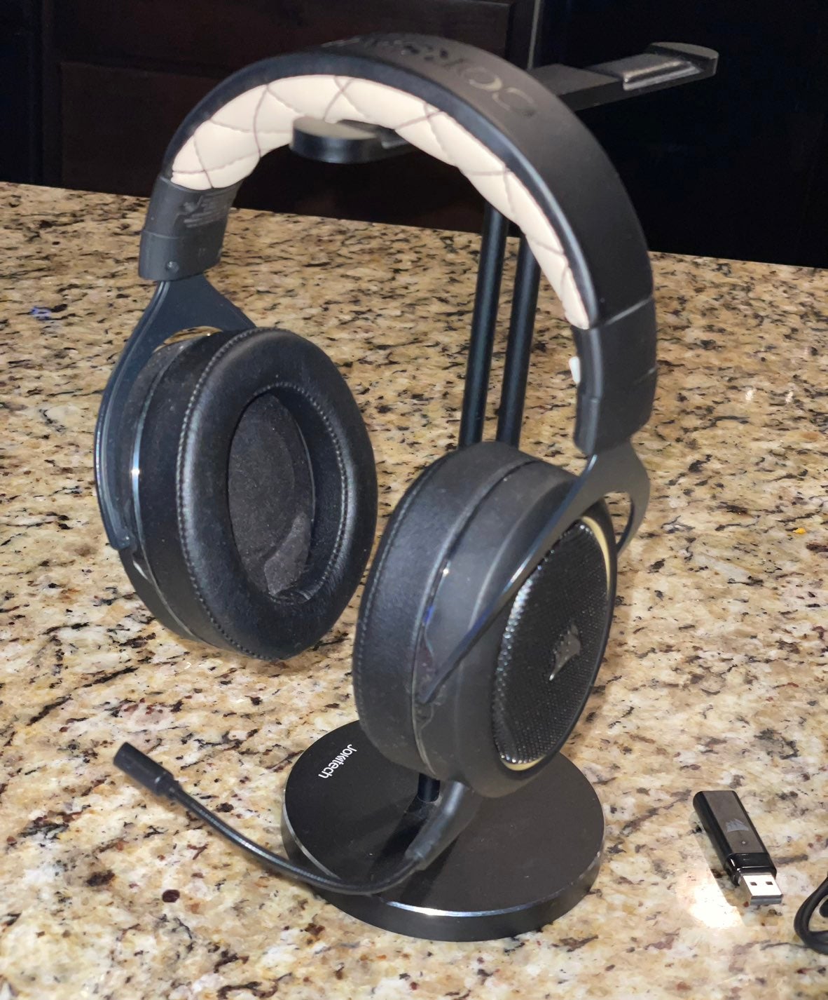 Corsair-HS70 Pro Wireless Stereo Gaming Headset
