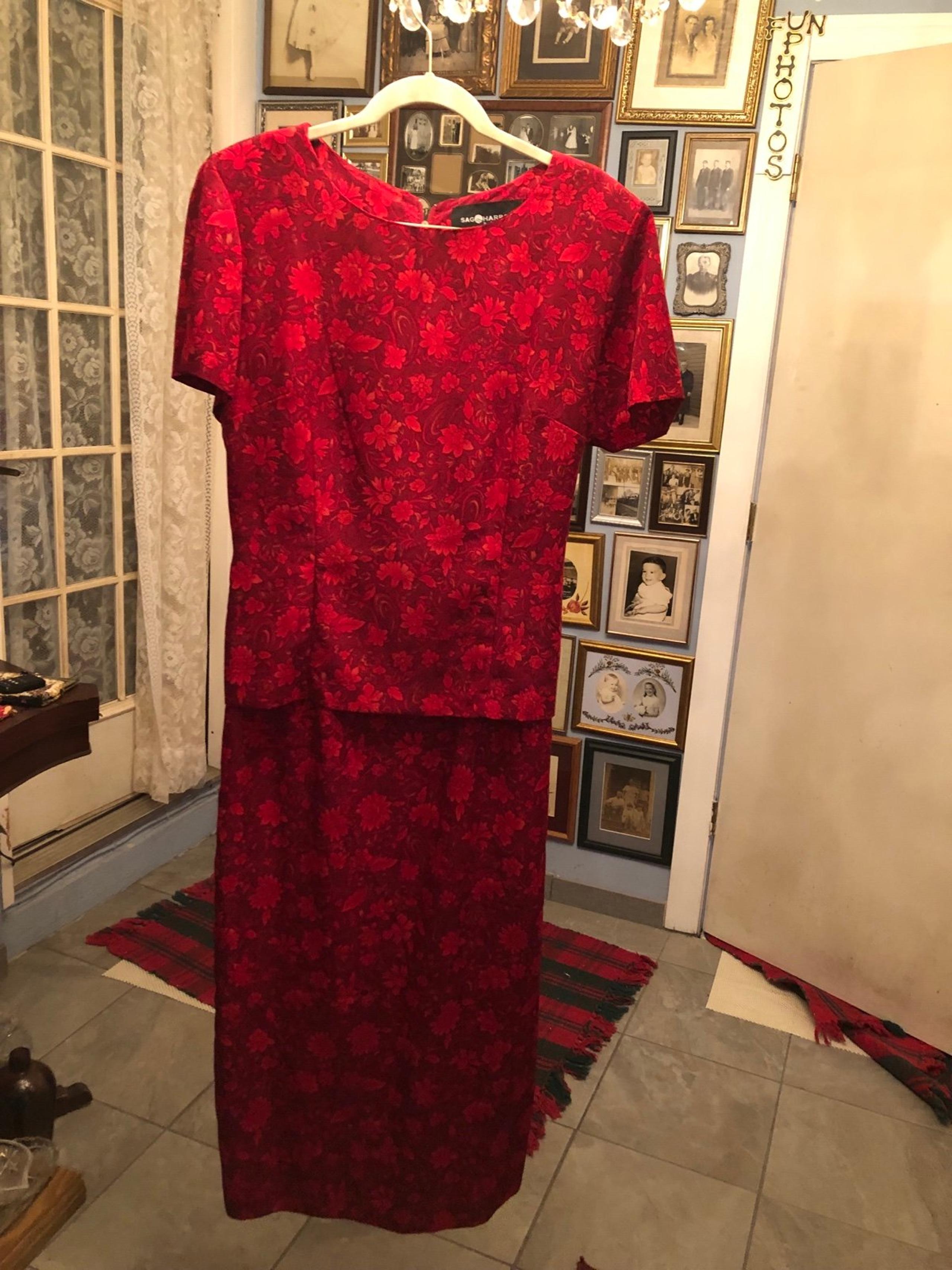 Sags Harbor Dress Size 14 Beautiful Deep Color Red With Floral Pattern Lined