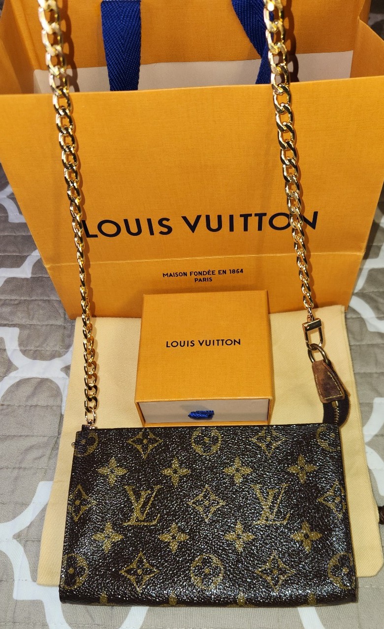 Louis Vuitton Pouch/Purse