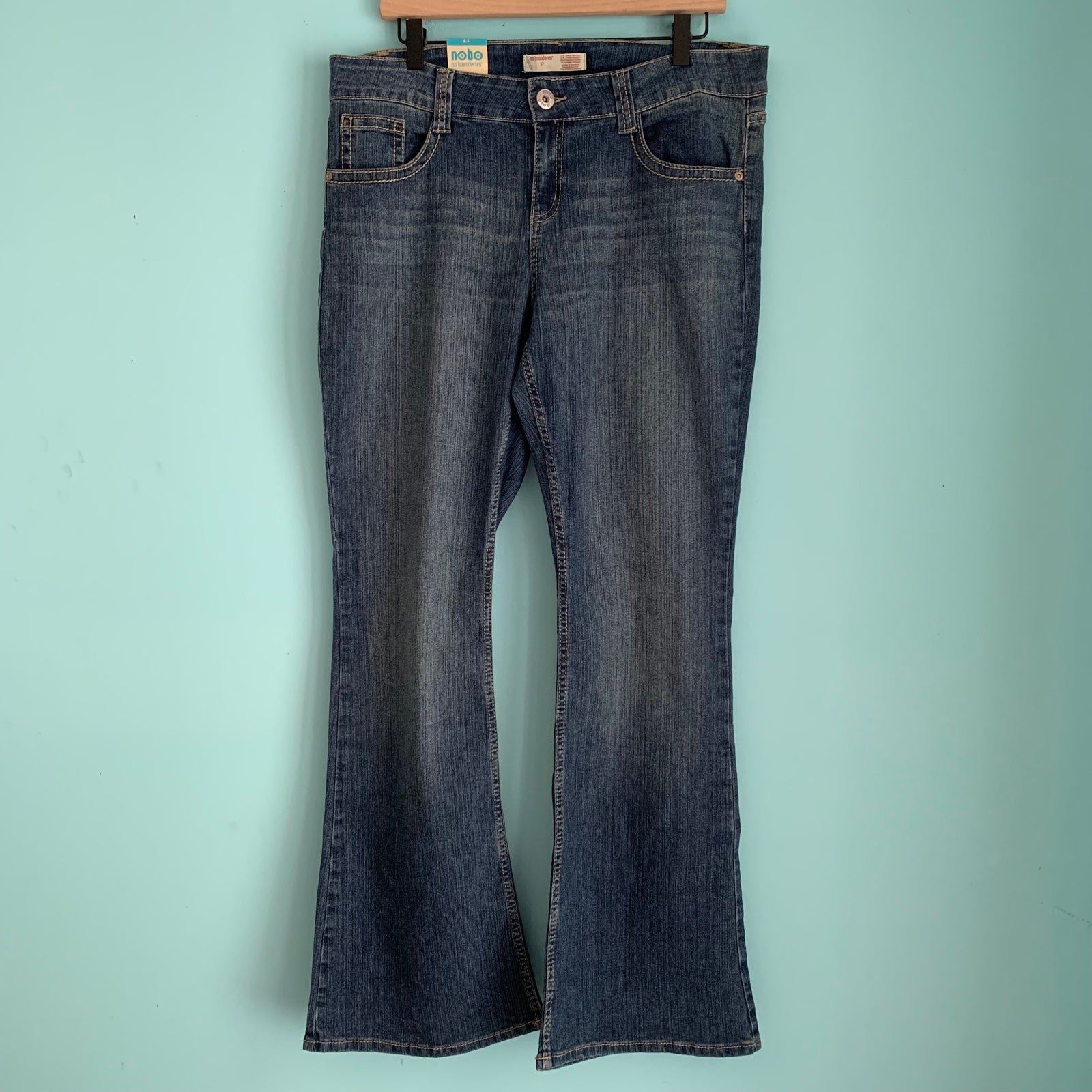 No Boundaries Y2K Mid Rise Stretch Denim Flare Throwback Blue Jean 17 Waist 34