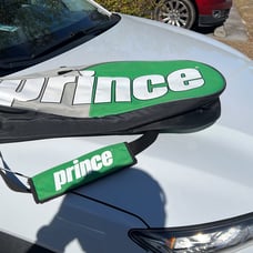 I’m selling a tennis bag Prince