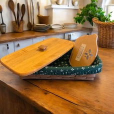 Longaberger Bread/Vanity Basket w/ Lid New Divider And Green Fabric Insert 1987
