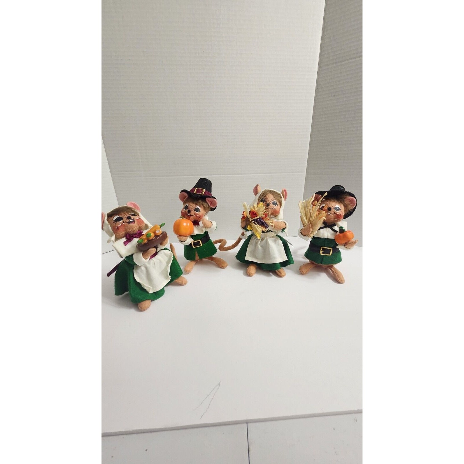 Vintage 2007 Lot Of 4 Annalee Thanksgiving Green Boy Girl Pilgrim Mouse Mice