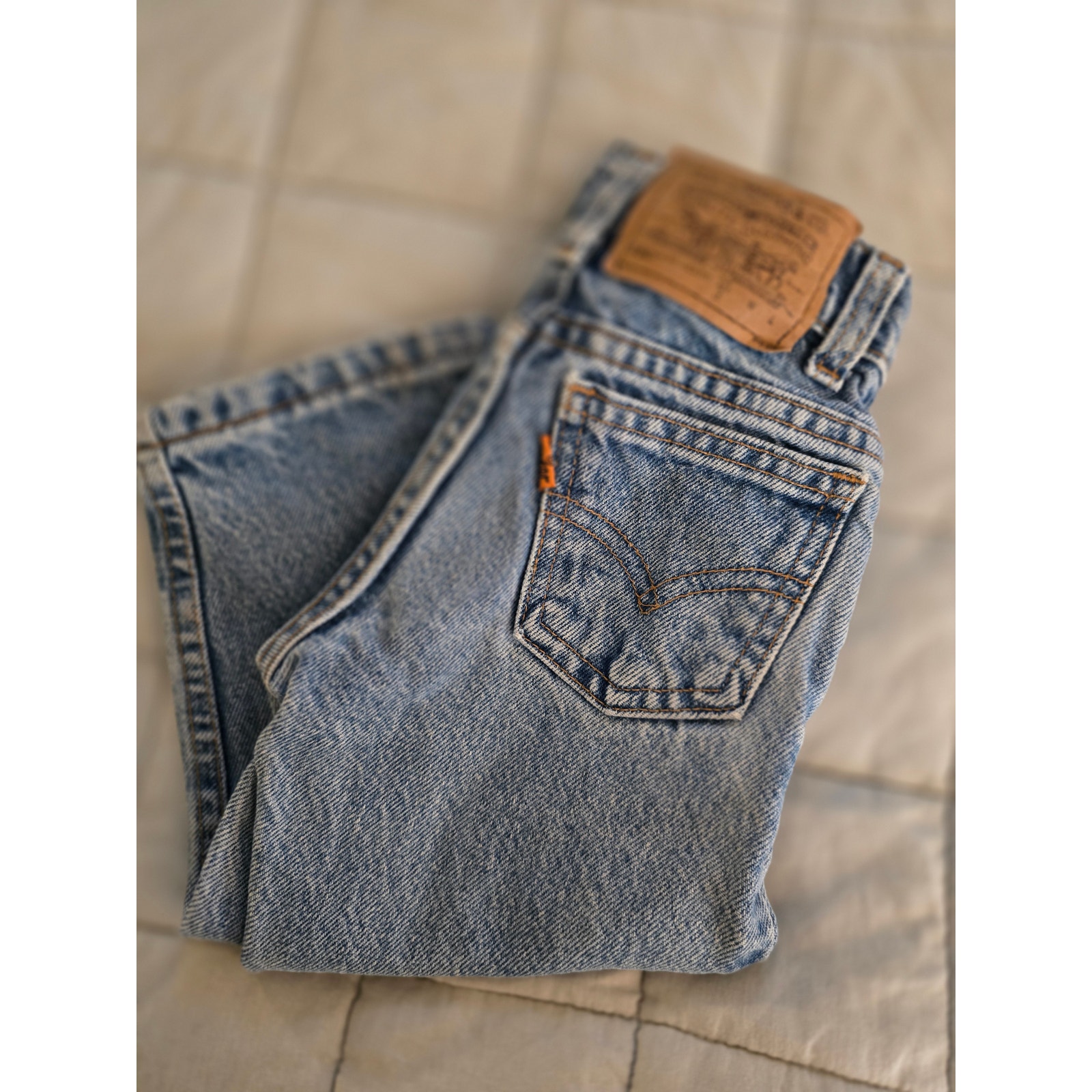 Vintage orange tab size 3 Levis 550 jeans