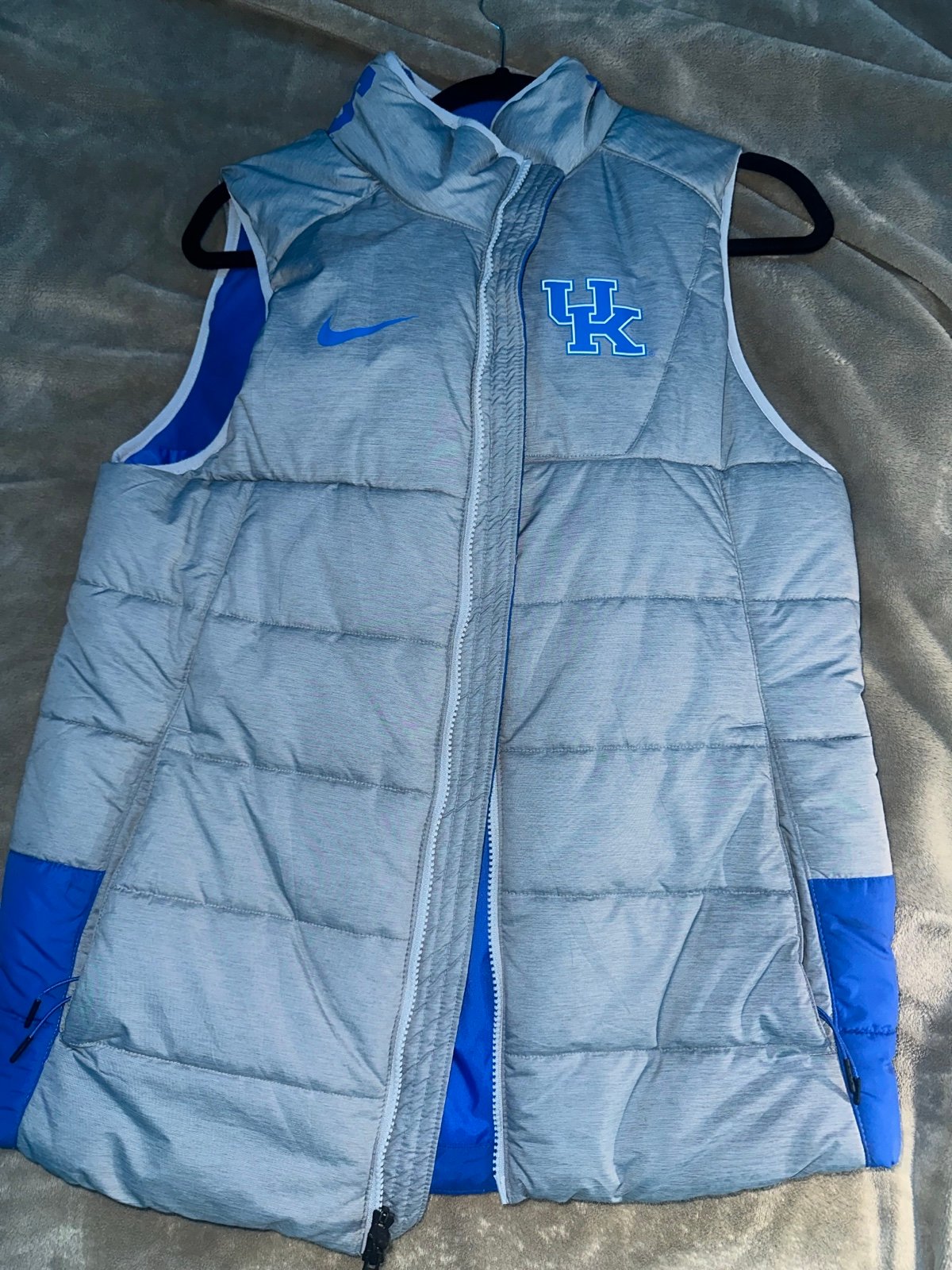Kentucky sleeveless puffer