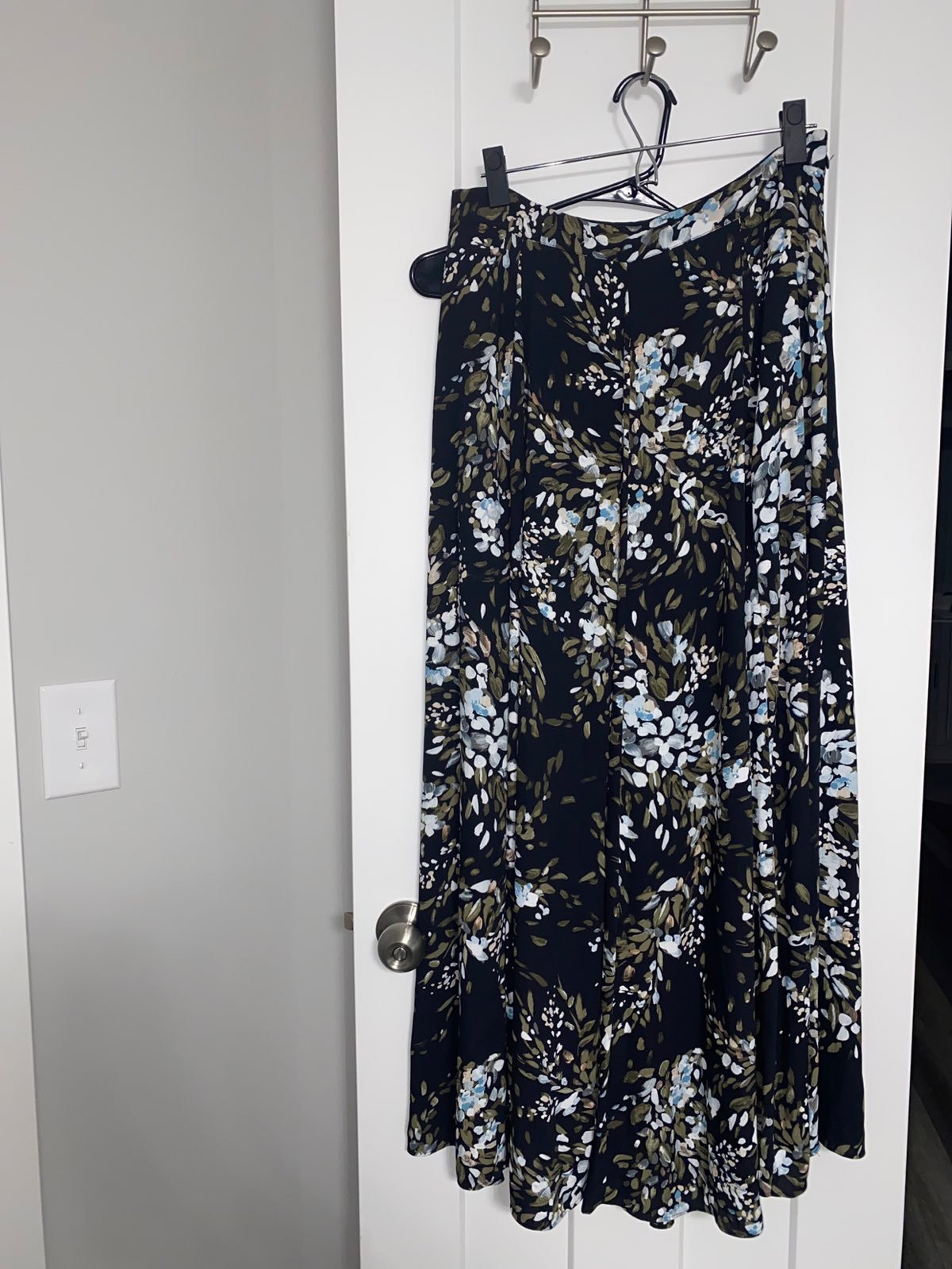 Whbm: maxi chiffon skirt, size 10 NWOT