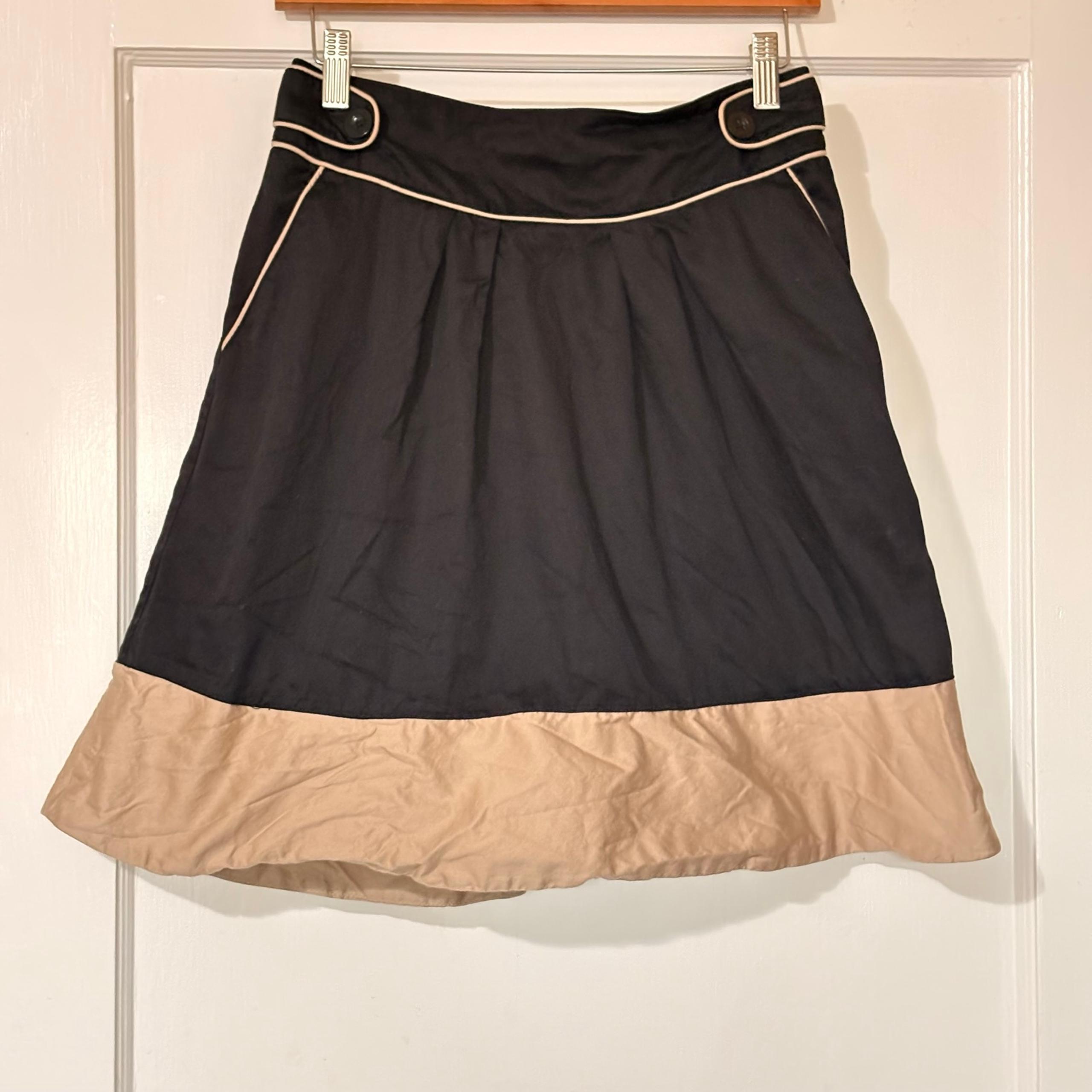 H&M Black A-Line Skirt With Beige Trim, Lined, Basic Collection, Size 4