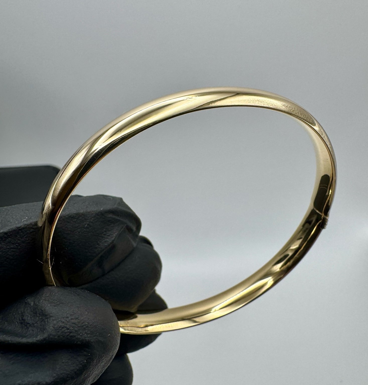 Vintage Solid 14k Gold Bangle / 7.99 Grams / 2.25” Wide / 5.5mm Wide / Marked 14