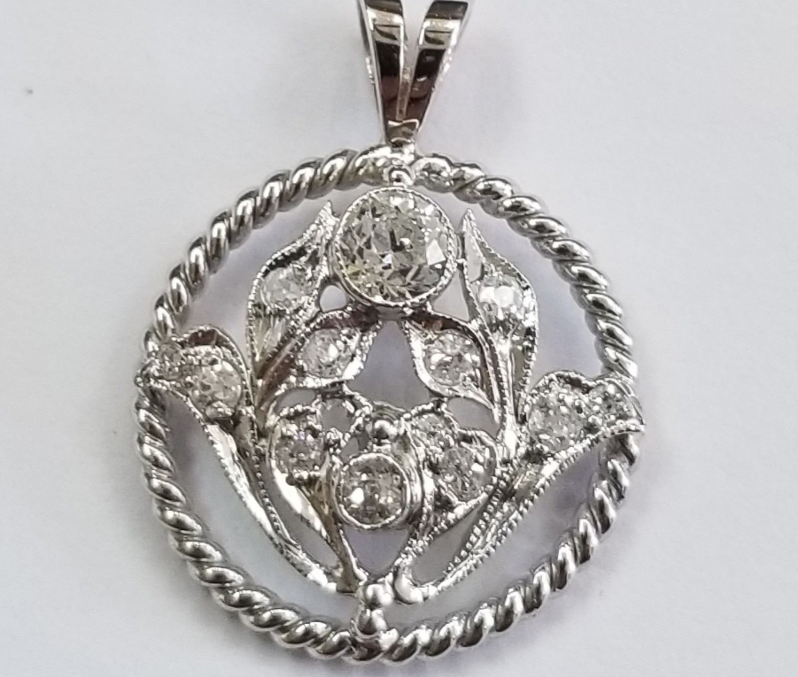 Pendant in 14kt. White gold