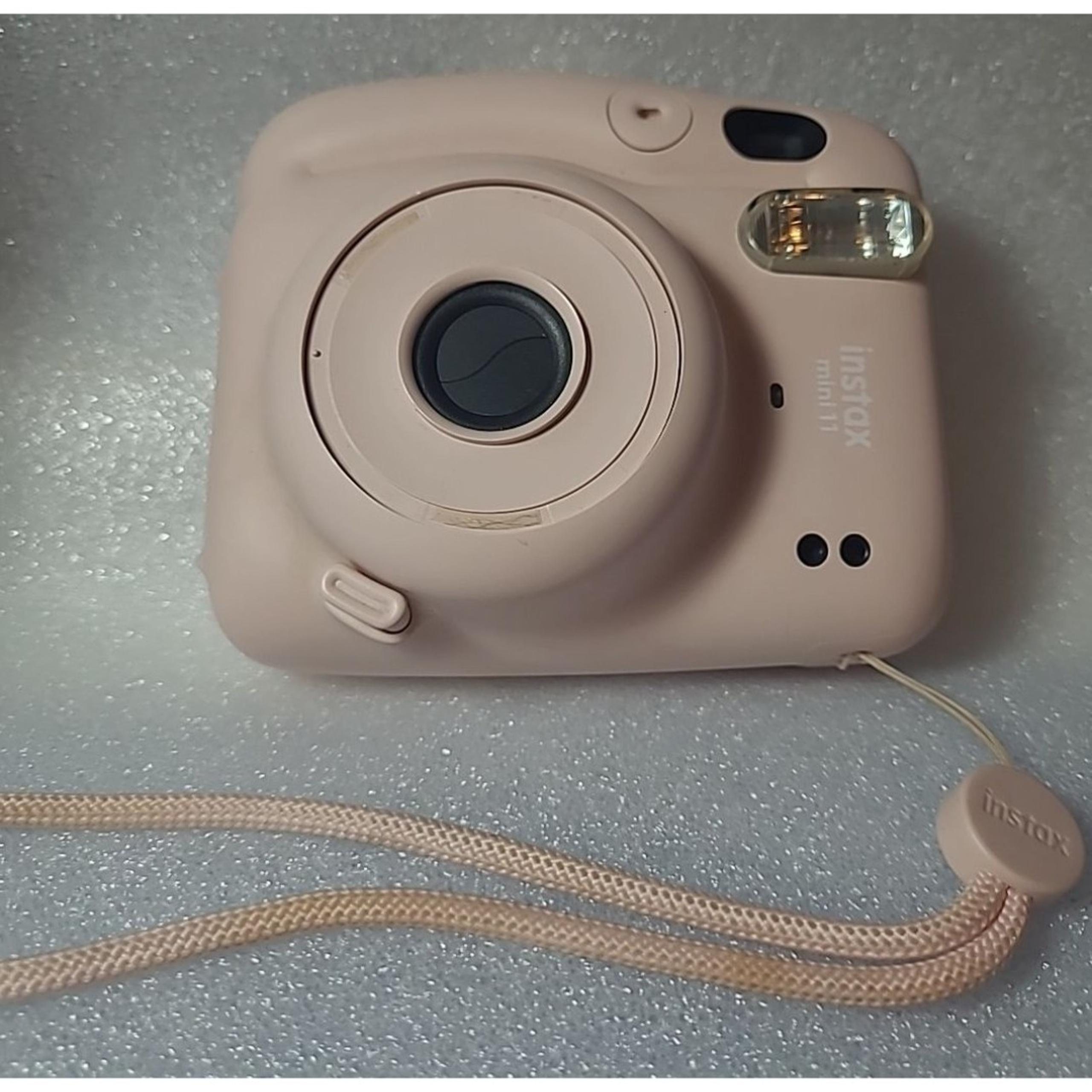 Fujifilm Instax Mini 11 Instant Camera - Blush Pink