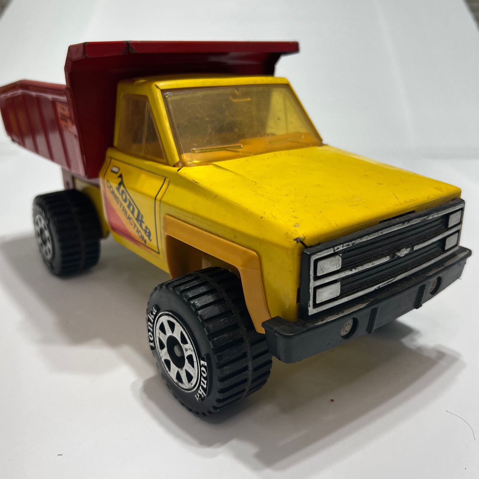 VINTAGE TONKA CONSTRUCTION CHEVY DUMP TRUCK 1983 TONKA CORP #51070