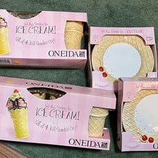 NIB! Oneida Ice Cream Cone Serving Cups & Dessert Plates (2) 8 Piece Set (h)