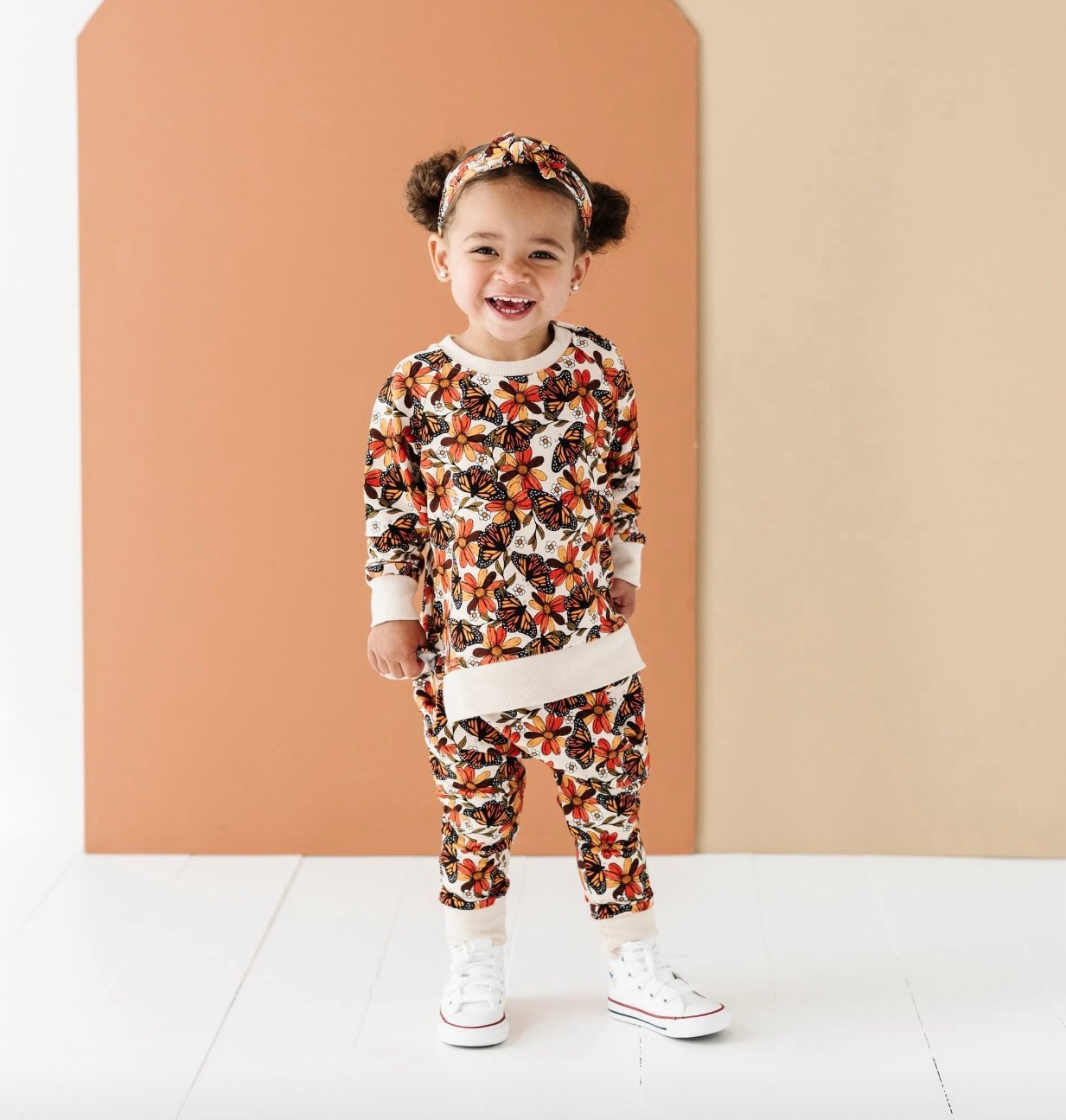 Bums & Roses “Change is BeautiFALL” 3T Monarch Butterfly Jogger Set – EUC (Retir