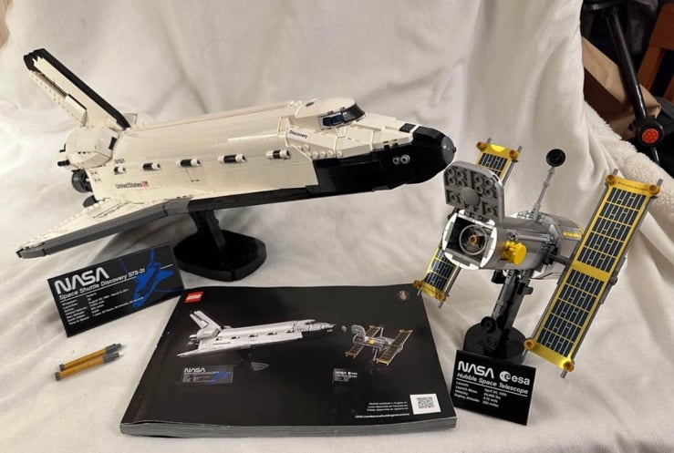 LEGO 10283: NASA Space Shuttle Discovery