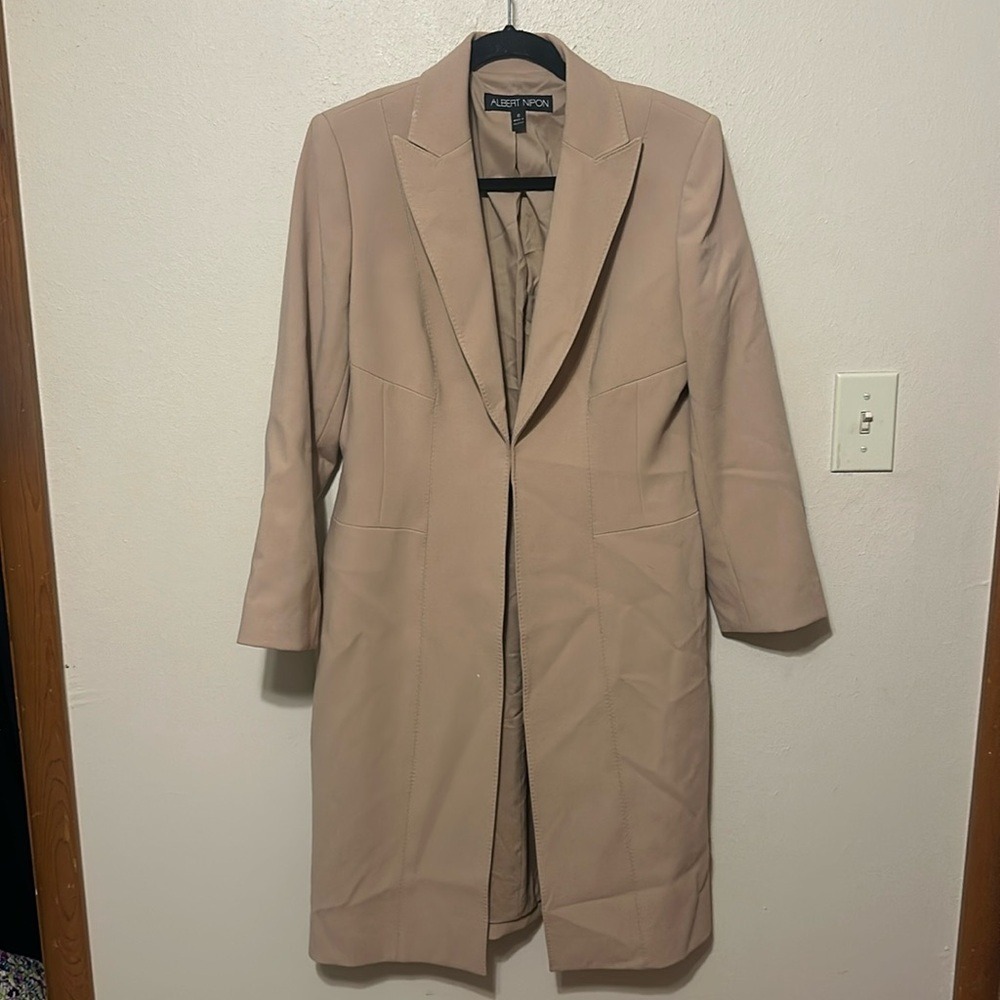 Albert Nipon Tan Trench Coat Size 8