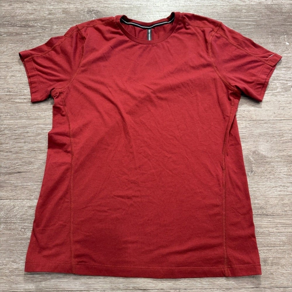 Ten Thousand Shirt Mens Medium Red The Durable Tee Athletic Performance Outdoor