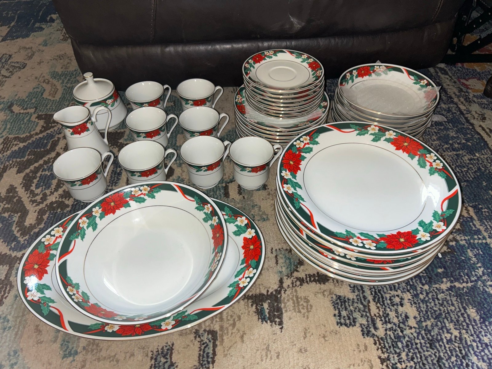 Vintage Deck The Halls (Verge) 1980’s in very good condition by TIENSHAN 43 piec