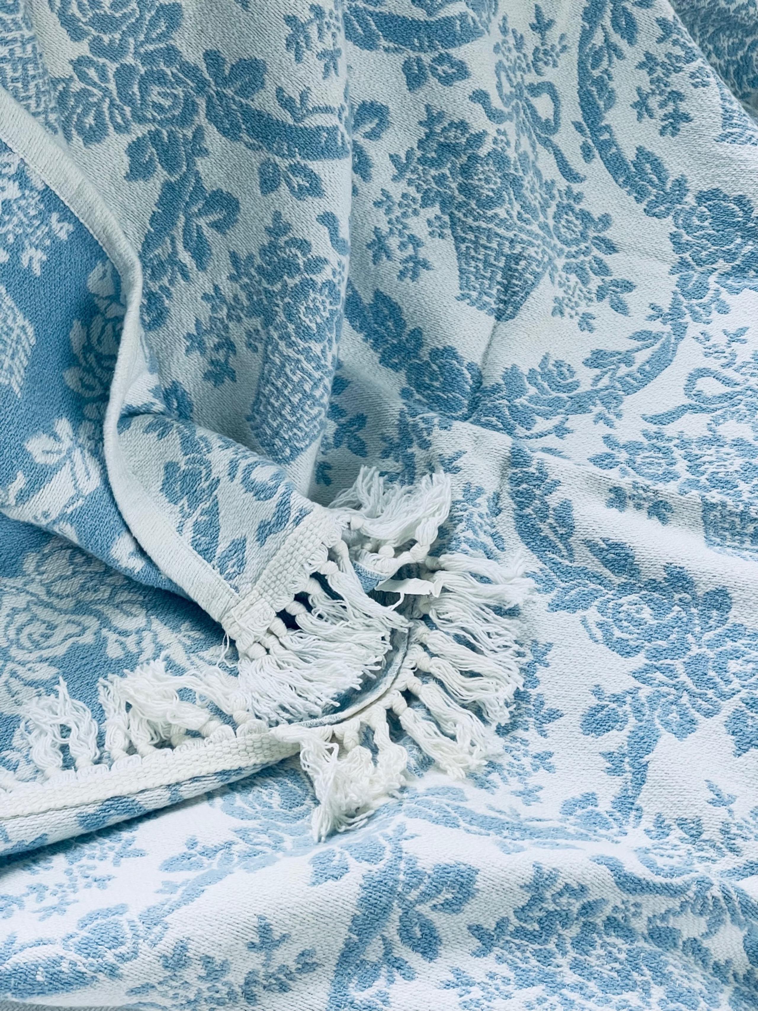 Diane Von Furstenberg Blue White Cotton Throw Blanket Fringe 56"x47" VTG '88