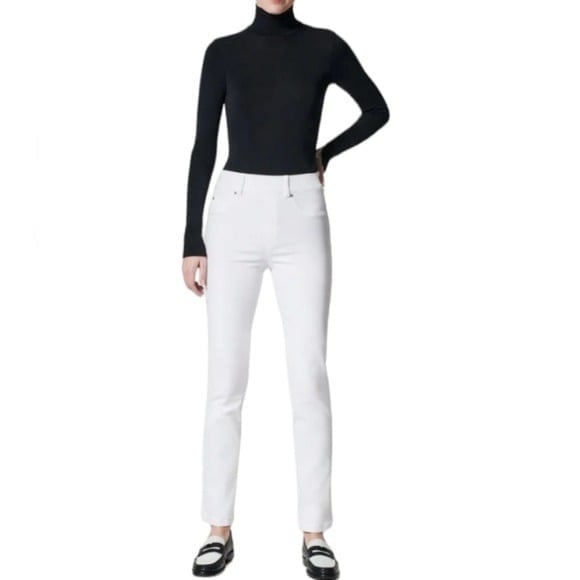 SPANX Straight Leg Stretch Pull-On White Jeans Size Large Style No. 20354R﻿