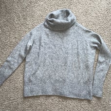 Aritzia Community Wool Plutarch Cowl Neck Sweater in Grey Size M