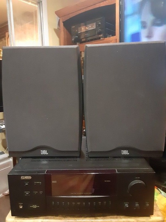 KLH R 3100 Stereo Receiver with JBL N26 Speakers