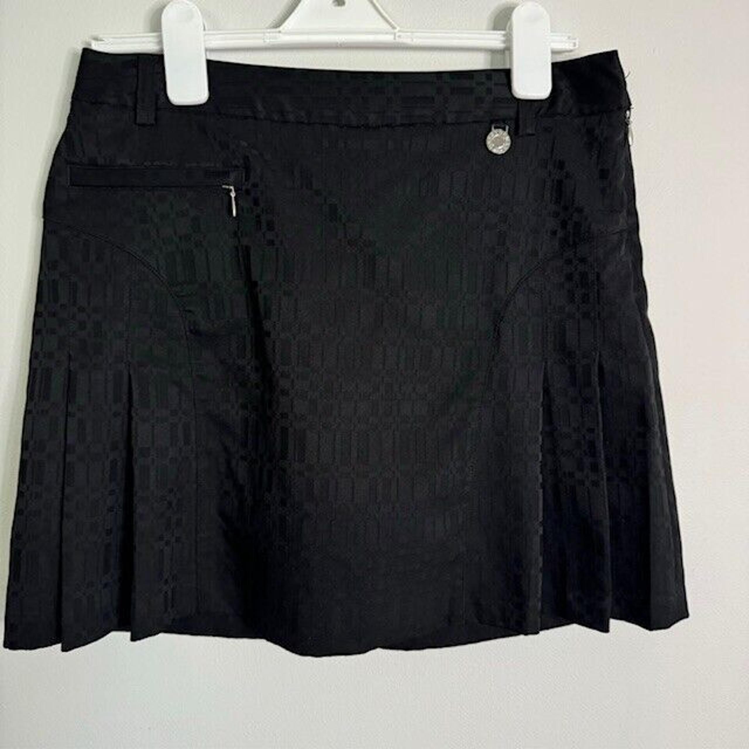 Greg Norman Women's Perfect Fit Black Golf Skort Size 6