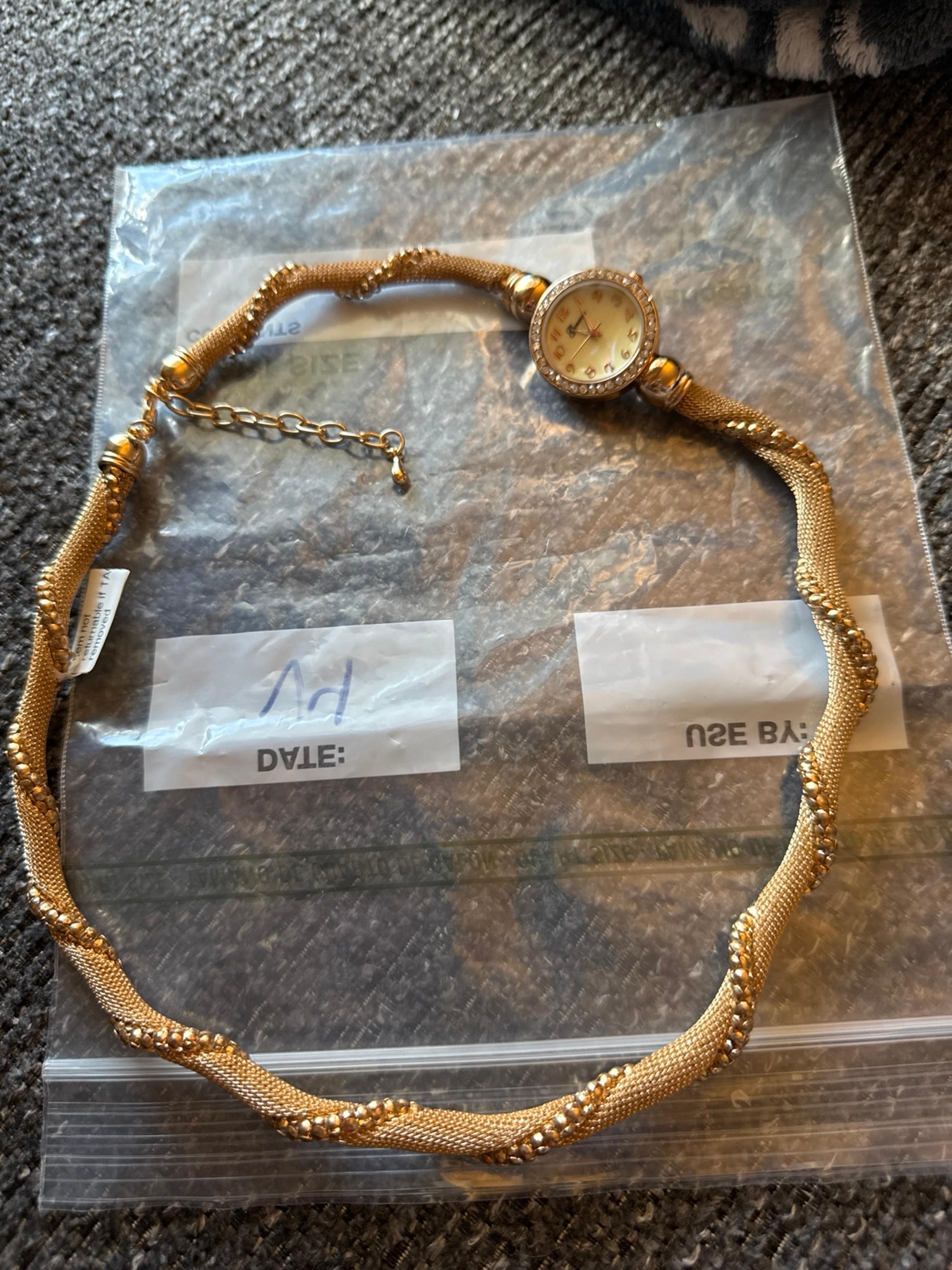Quirky necklace with watch, never worn
