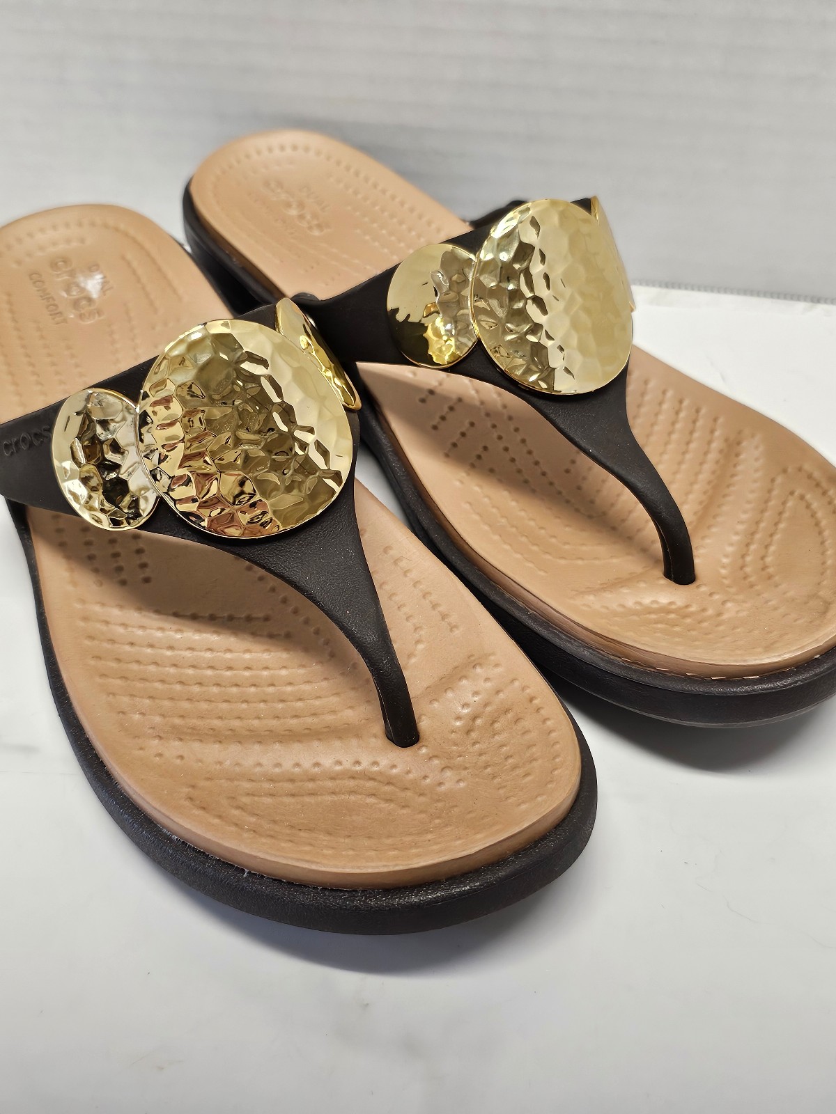 Crocs Sandals Women’s 9 Sanrah Gold Embellished Wedge Espresso Hammered Comfort
