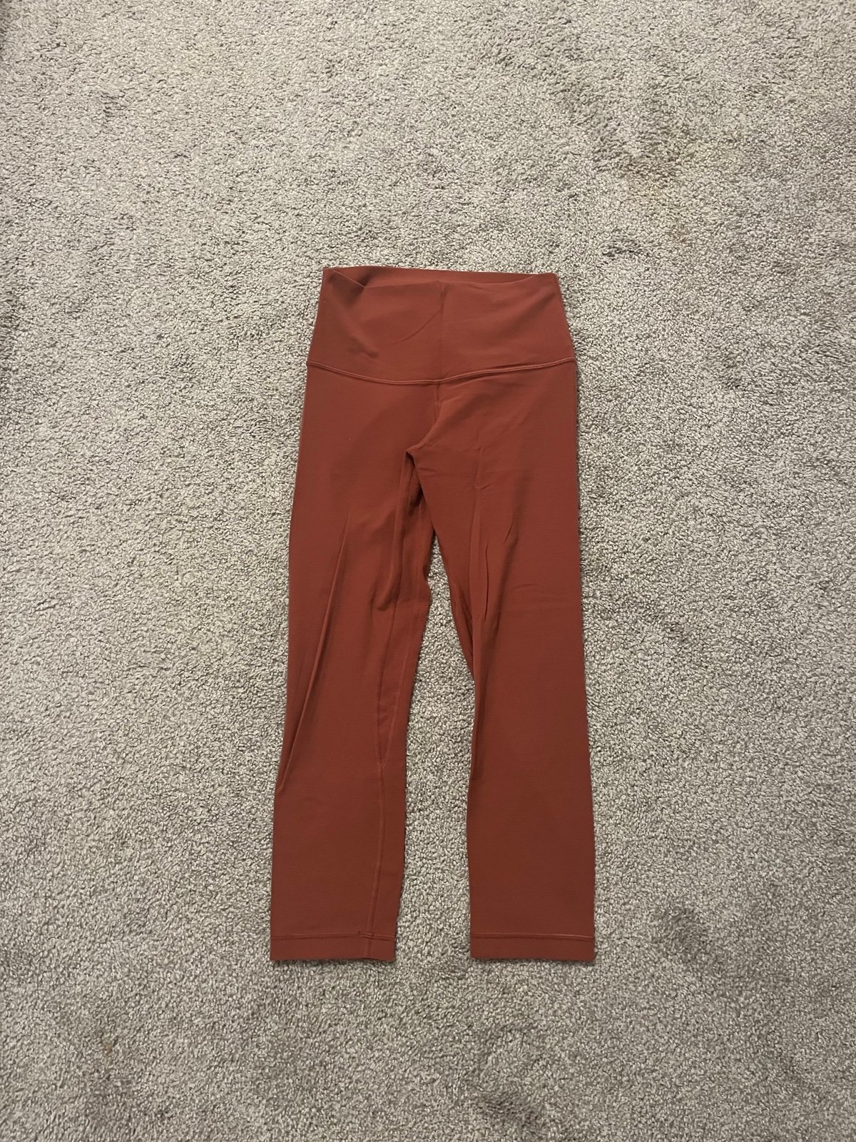 Lululemon Align Leggings 21” Cropped in pink