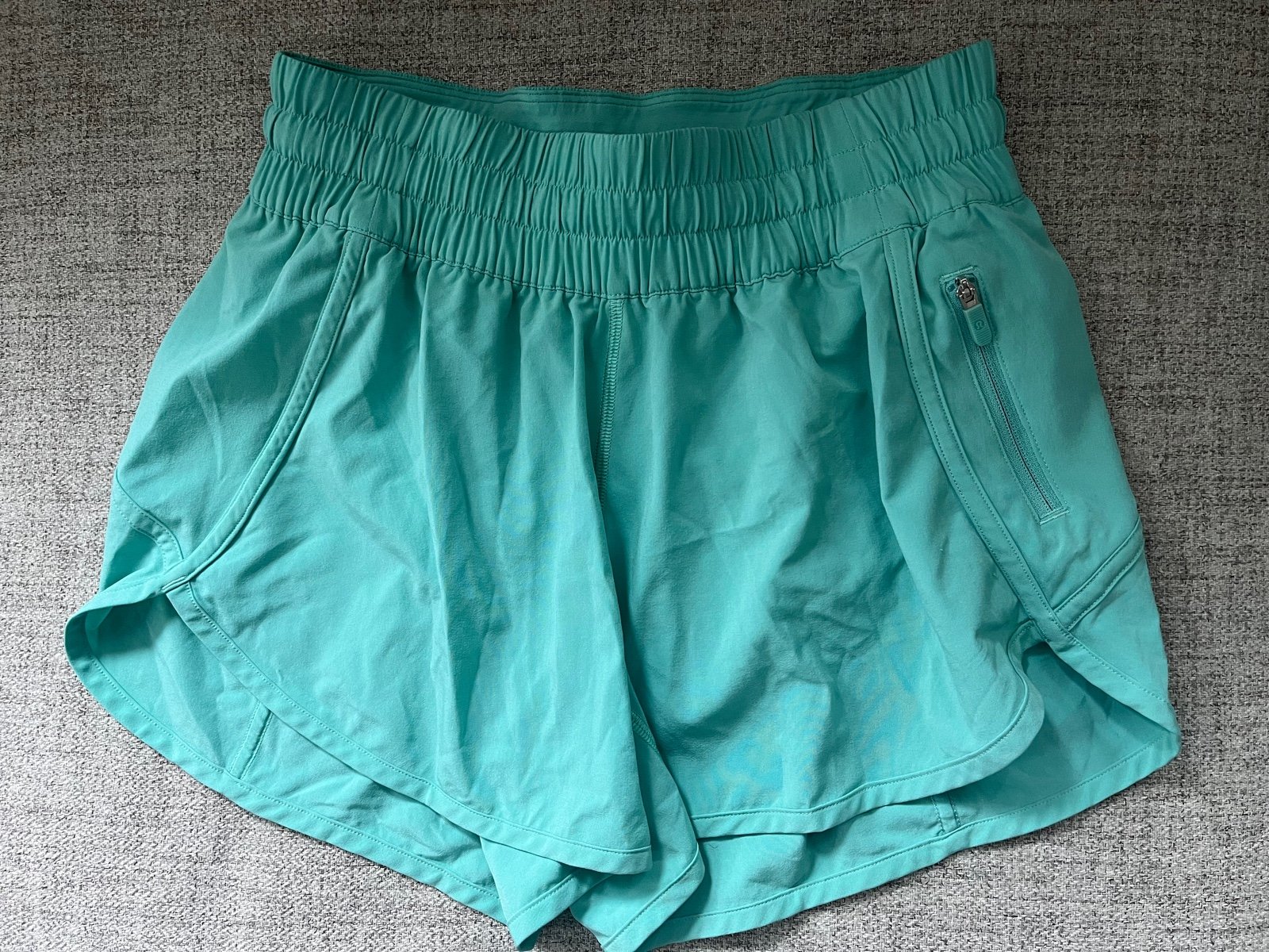 Lululemon tracker shorts
