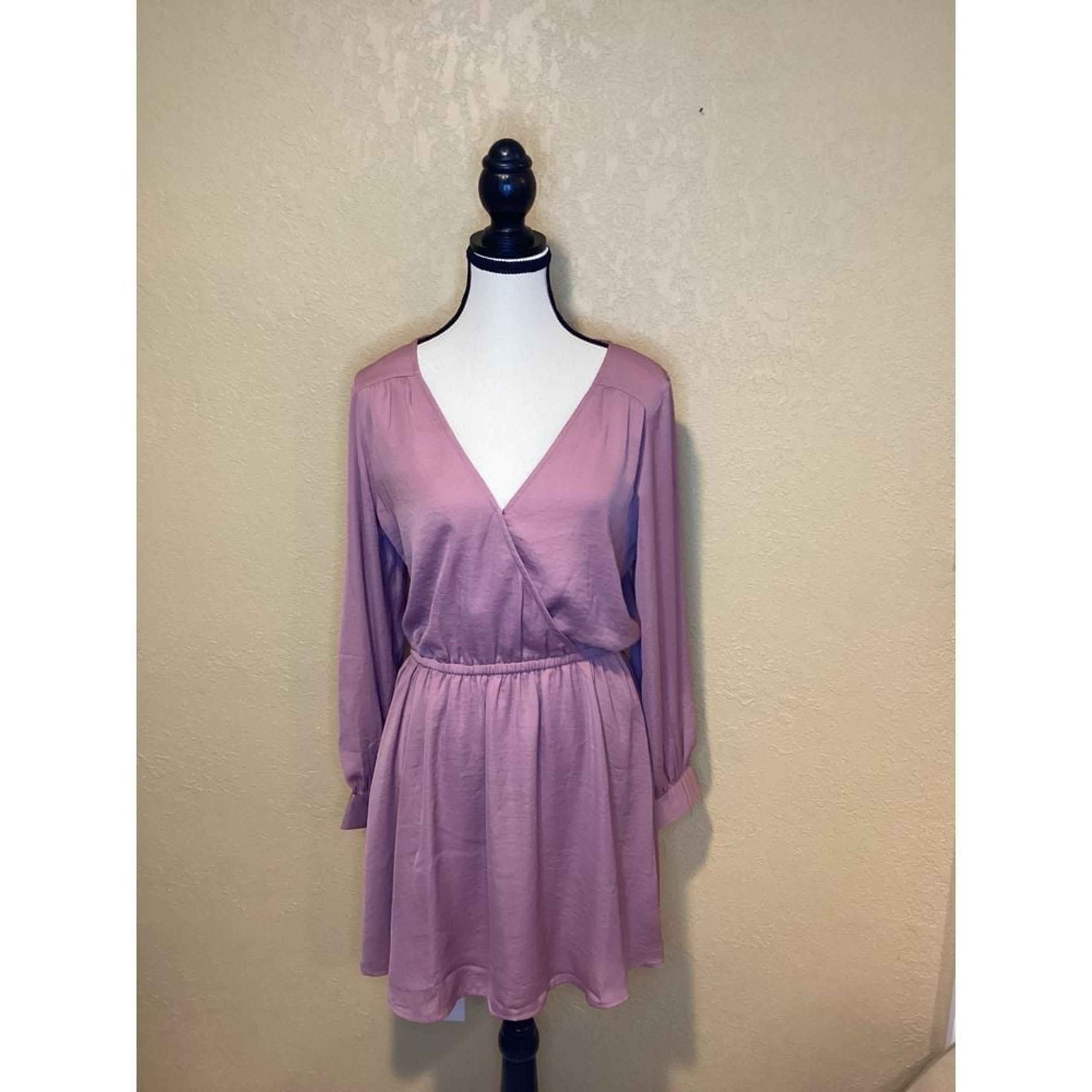 American Eagle Size Medium Mauve V-Neck, long sleeve mini dress