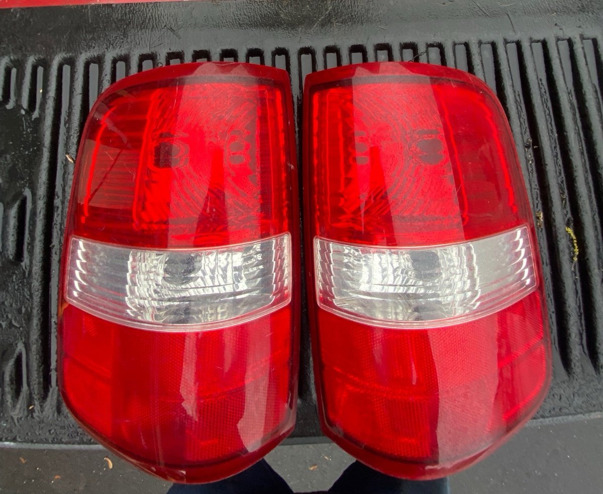 2004-2006 Ford F-150 Used Factory Taillights