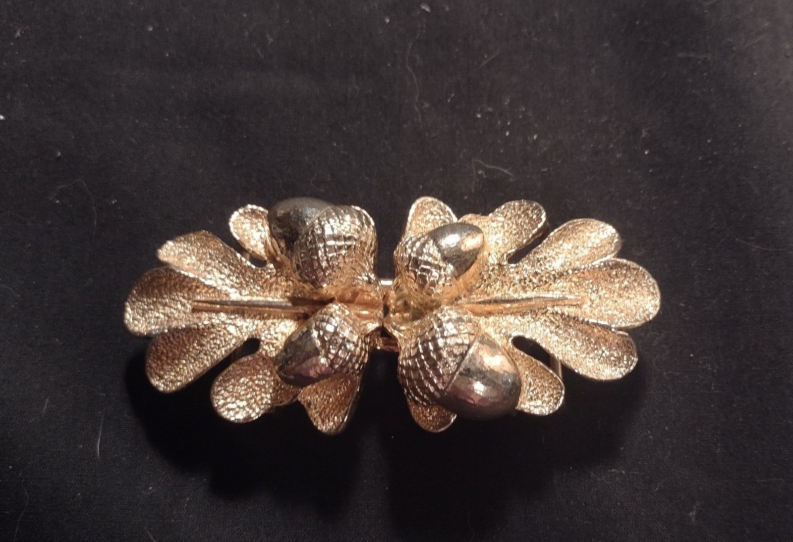 DISCOUNTED!!! MIMI Di N acorn and oak leaf, gold tone, belt buckle
