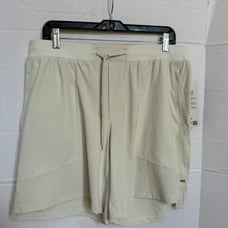 Lululemon License to Train Short 7” LL NWT Bone