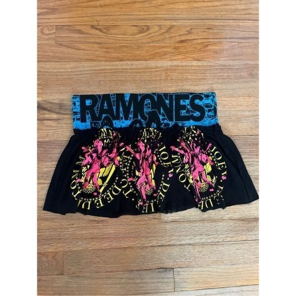 VTG Glamhead Y2K RAMONES punk concert low rise mini skirt Size XL