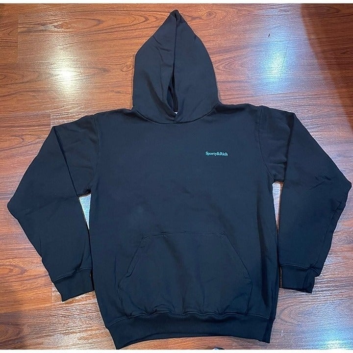 SPORTY AND RICH CLASSIC LOGO HOODIE BLACK – BLENDS