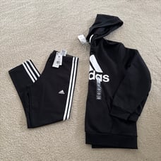 Woman’s Adids Set